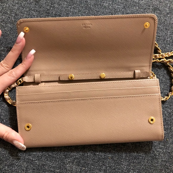 ❌SOLD❌ Prada Saffiano WOC - Picture 5 of 11